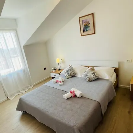 Luka Apartment *
