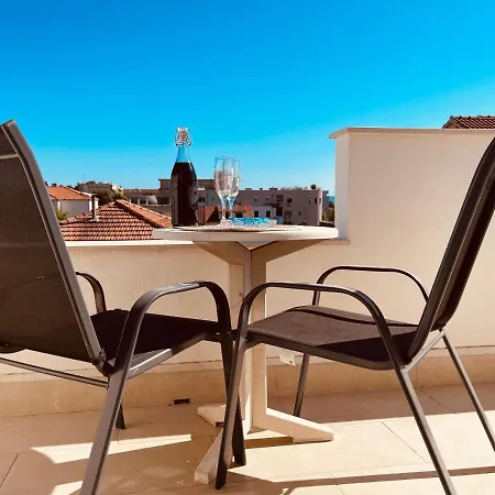 Luka Apartment